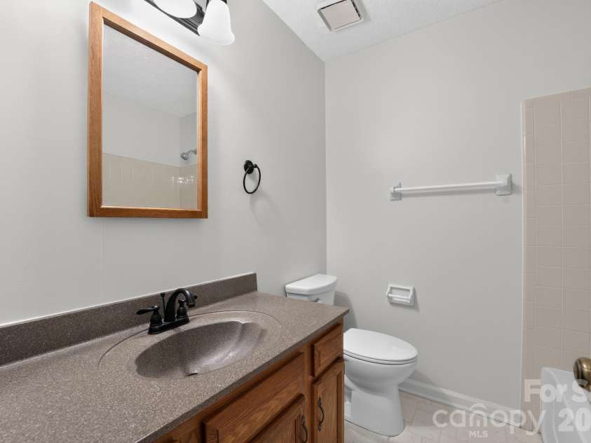 8316 Summerglen Circle, Charlotte, NC 28227.  MLS# CAR4415632, YatesRealty ID 44989. 