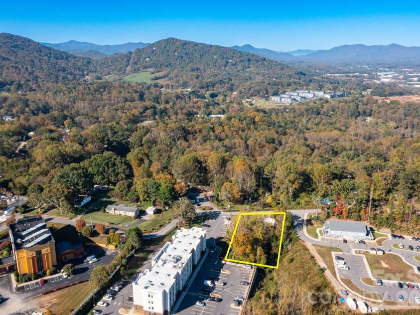 39 Rocky Ridge Road, Asheville, NC 28806.  MLS# CAR4346035, YatesRealty ID 4499. 
