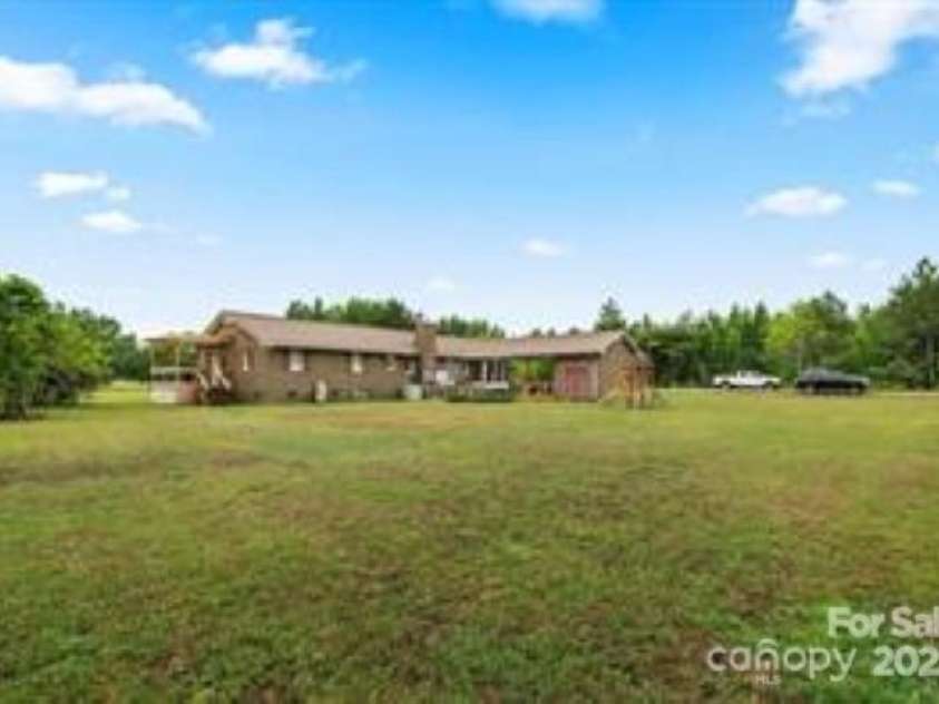 444 Brooke Road, Cheraw, SC 29520.  MLS# CAR4241417, YatesRealty ID 4499. 