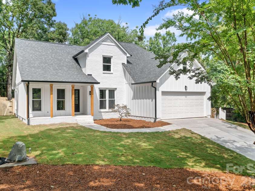 13121 Graymist Drive, Charlotte, NC 28215.  MLS# CAR4412376, YatesRealty ID 44990. 