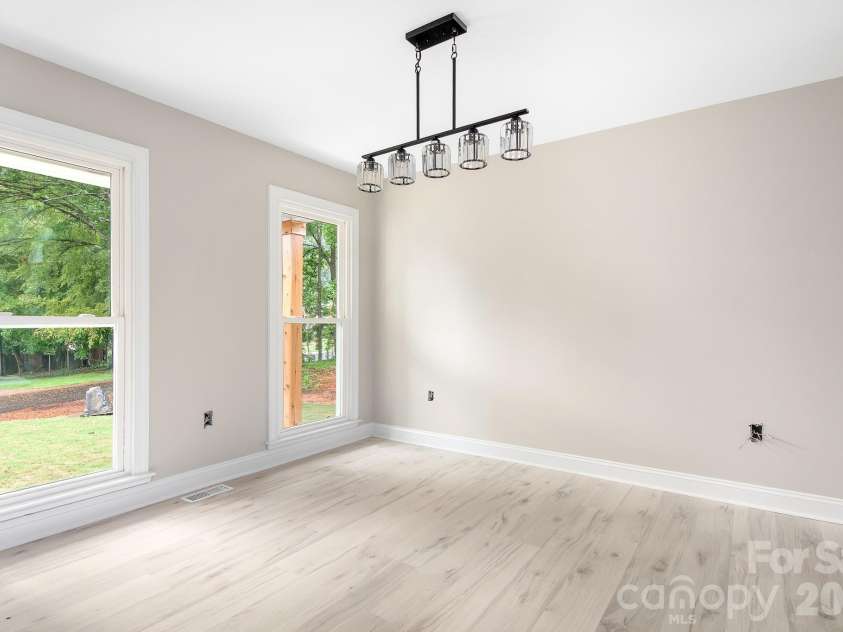 13121 Graymist Drive, Charlotte, NC 28215.  MLS# CAR4412376, YatesRealty ID 44990. 
