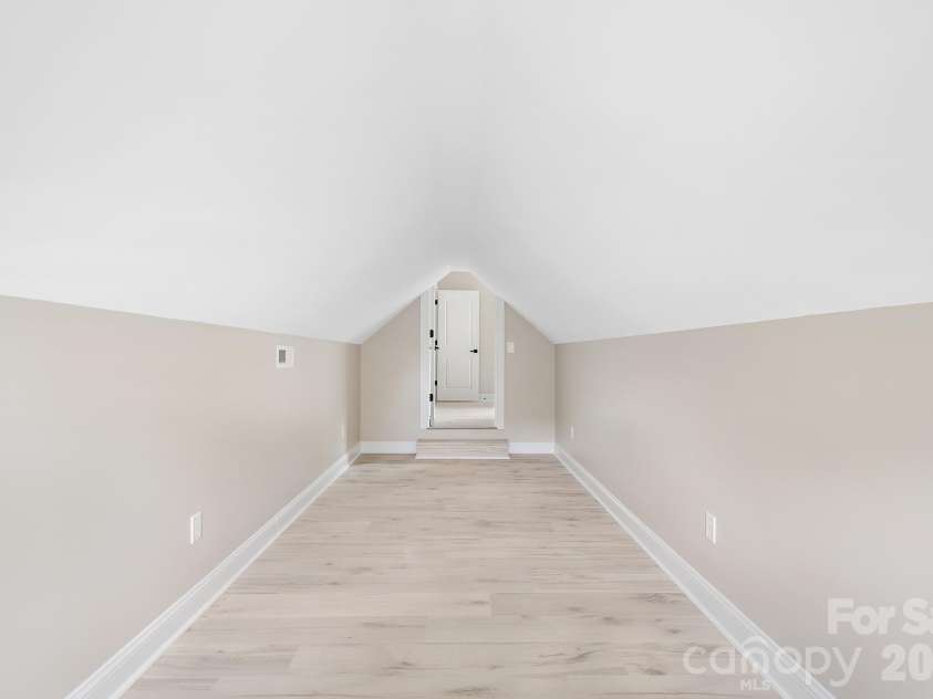 13121 Graymist Drive, Charlotte, NC 28215.  MLS# CAR4412376, YatesRealty ID 44990. 