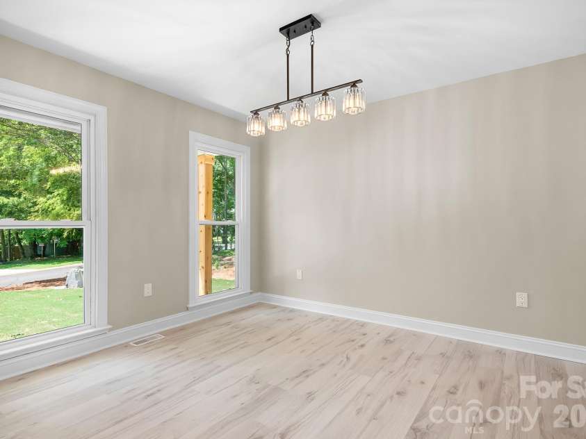 13121 Graymist Drive, Charlotte, NC 28215.  MLS# CAR4412376, YatesRealty ID 44990. 