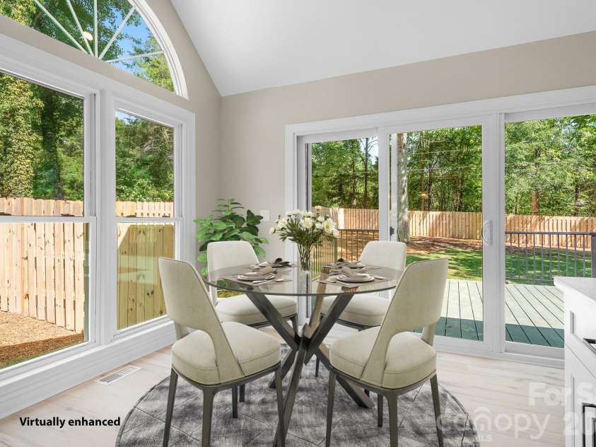 13121 Graymist Drive, Charlotte, NC 28215.  MLS# CAR4412376, YatesRealty ID 44990. 