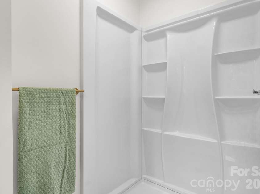 2266 9th Avenue Drive, Hickory, NC 28601.  MLS# CAR4413644, YatesRealty ID 44992. 