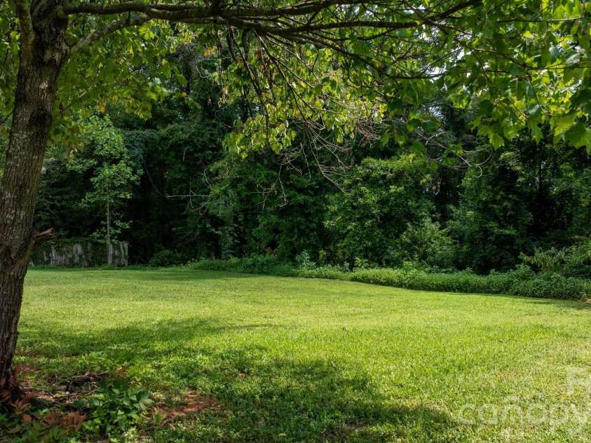 2266 9th Avenue Drive, Hickory, NC 28601.  MLS# CAR4413644, YatesRealty ID 44992. 
