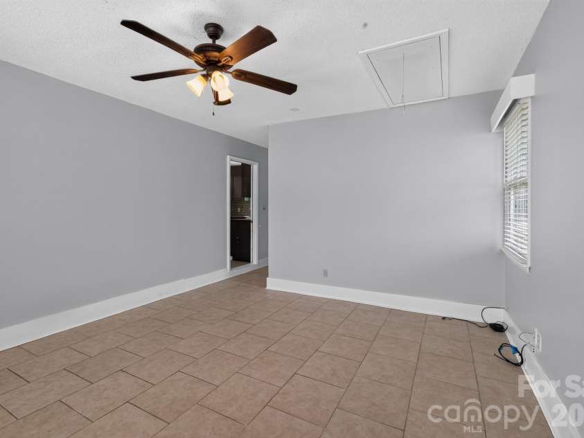 2504 Ashford Drive, Newton, NC 28658.  MLS# CAR4415630, YatesRealty ID 44994. 