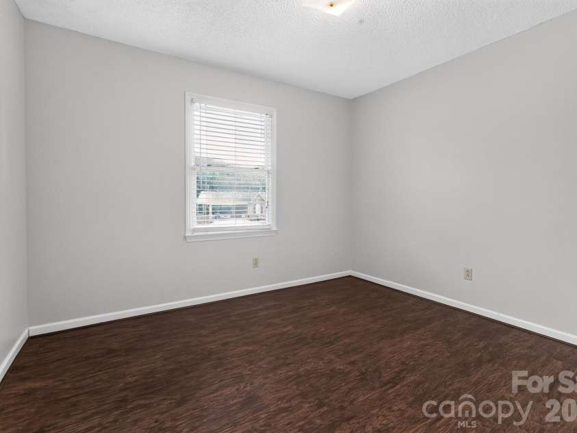 2504 Ashford Drive, Newton, NC 28658.  MLS# CAR4415630, YatesRealty ID 44994. 