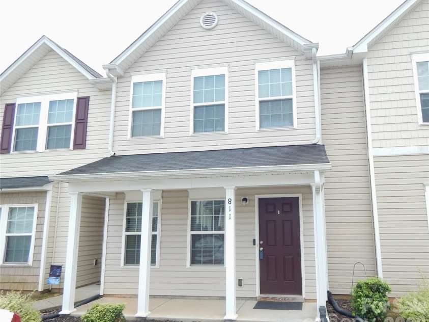 811 Chevelle Drive, Statesville, NC 28677.  MLS# CAR4415422, YatesRealty ID 44996. 