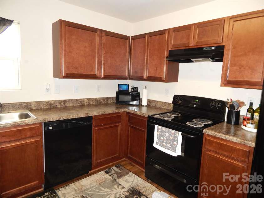 811 Chevelle Drive, Statesville, NC 28677.  MLS# CAR4415422, YatesRealty ID 44996. 