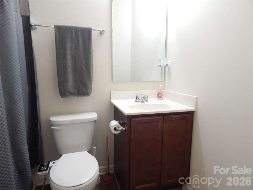 811 Chevelle Drive, Statesville, NC 28677.  MLS# CAR4415422, YatesRealty ID 44996. 