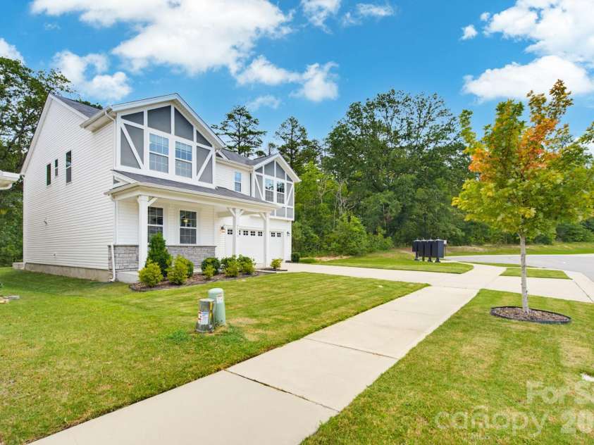 4018 Matindale Way, Charlotte, NC 28216.  MLS# CAR4413141, YatesRealty ID 44997. 