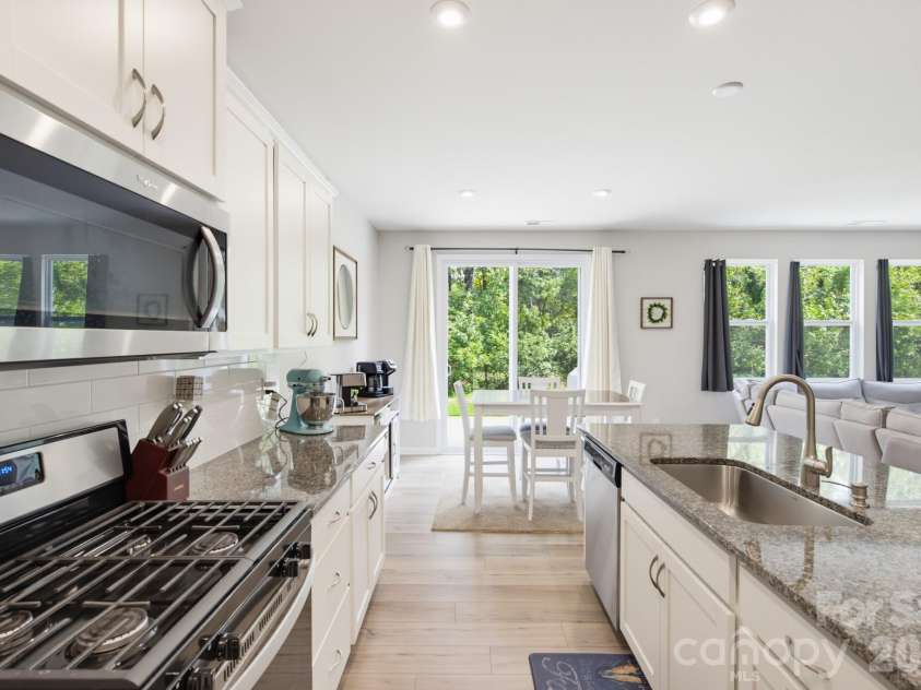 4018 Matindale Way, Charlotte, NC 28216.  MLS# CAR4413141, YatesRealty ID 44997. 