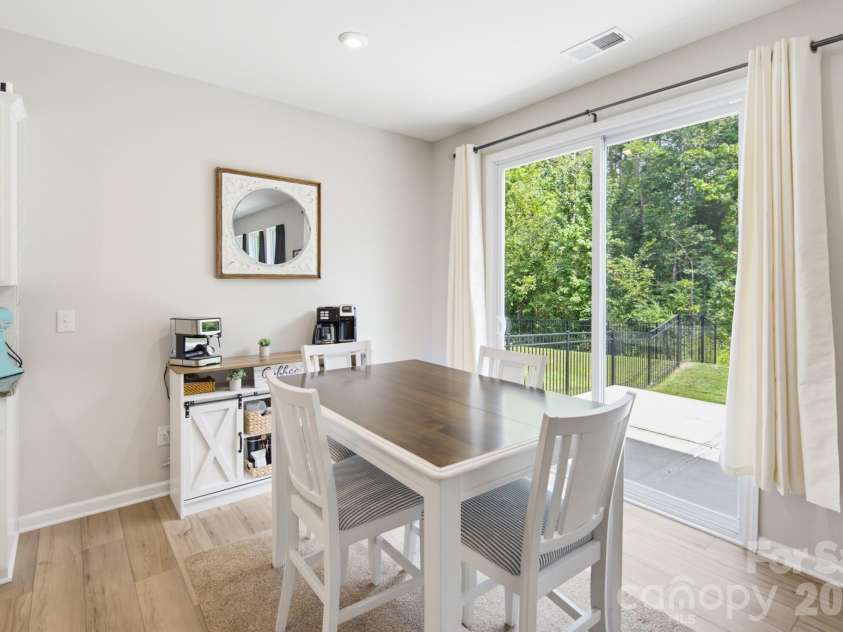 4018 Matindale Way, Charlotte, NC 28216.  MLS# CAR4413141, YatesRealty ID 44997. 