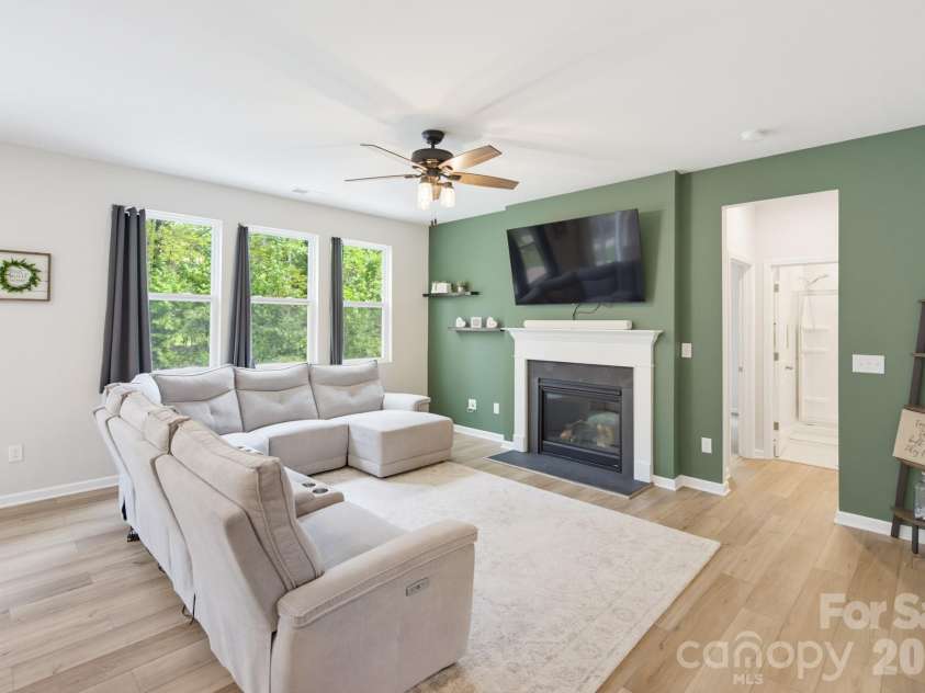 4018 Matindale Way, Charlotte, NC 28216.  MLS# CAR4413141, YatesRealty ID 44997. 