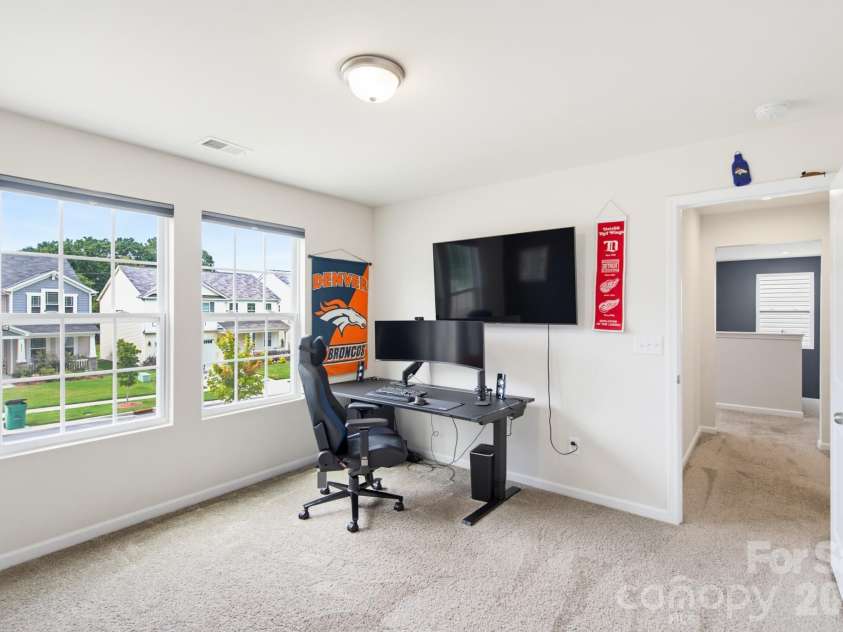 4018 Matindale Way, Charlotte, NC 28216.  MLS# CAR4413141, YatesRealty ID 44997. 