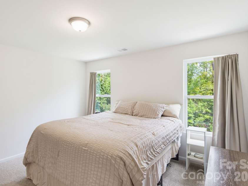 4018 Matindale Way, Charlotte, NC 28216.  MLS# CAR4413141, YatesRealty ID 44997. 