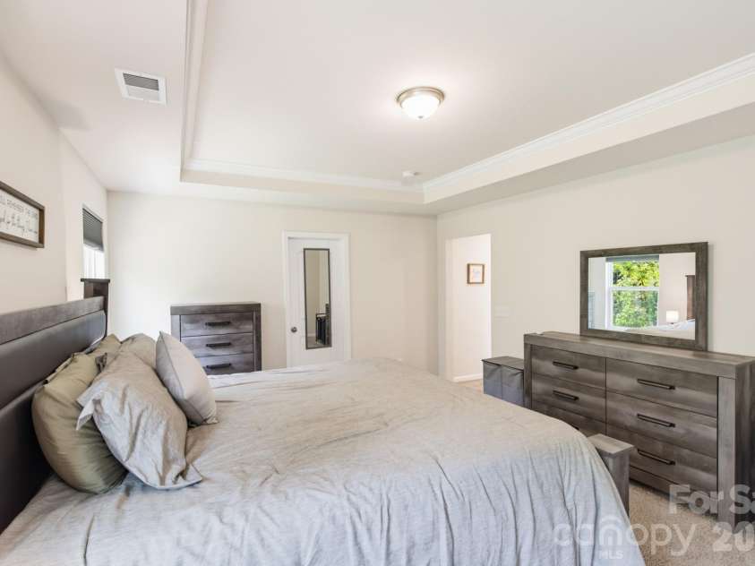 4018 Matindale Way, Charlotte, NC 28216.  MLS# CAR4413141, YatesRealty ID 44997. 
