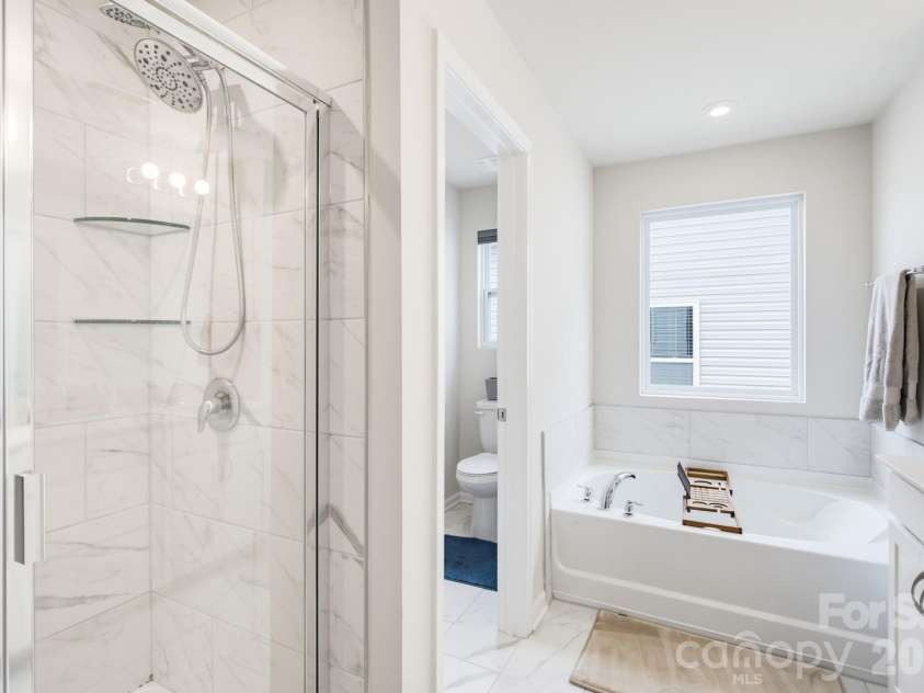 4018 Matindale Way, Charlotte, NC 28216.  MLS# CAR4413141, YatesRealty ID 44997. 
