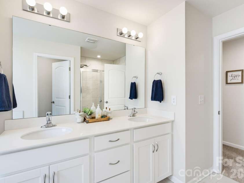 4018 Matindale Way, Charlotte, NC 28216.  MLS# CAR4413141, YatesRealty ID 44997. 