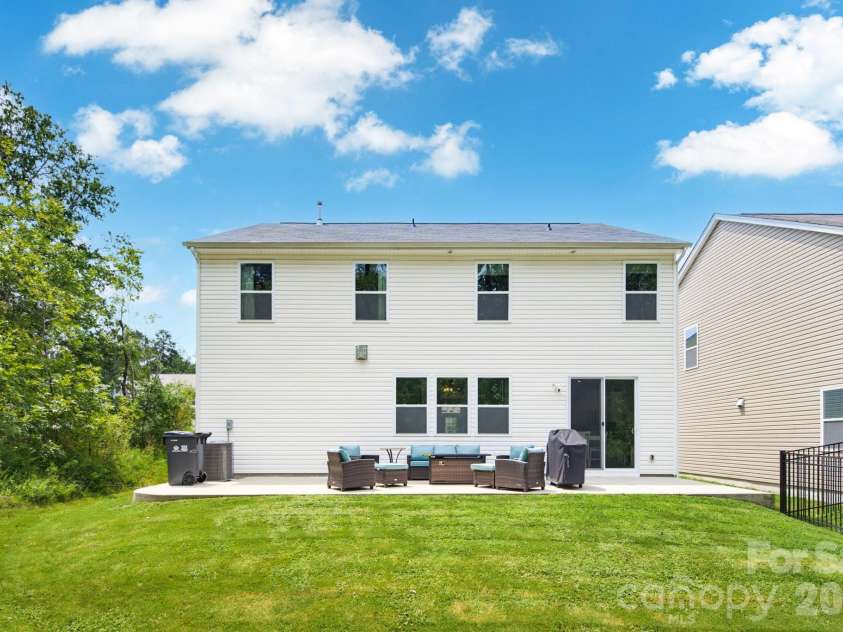 4018 Matindale Way, Charlotte, NC 28216.  MLS# CAR4413141, YatesRealty ID 44997. 