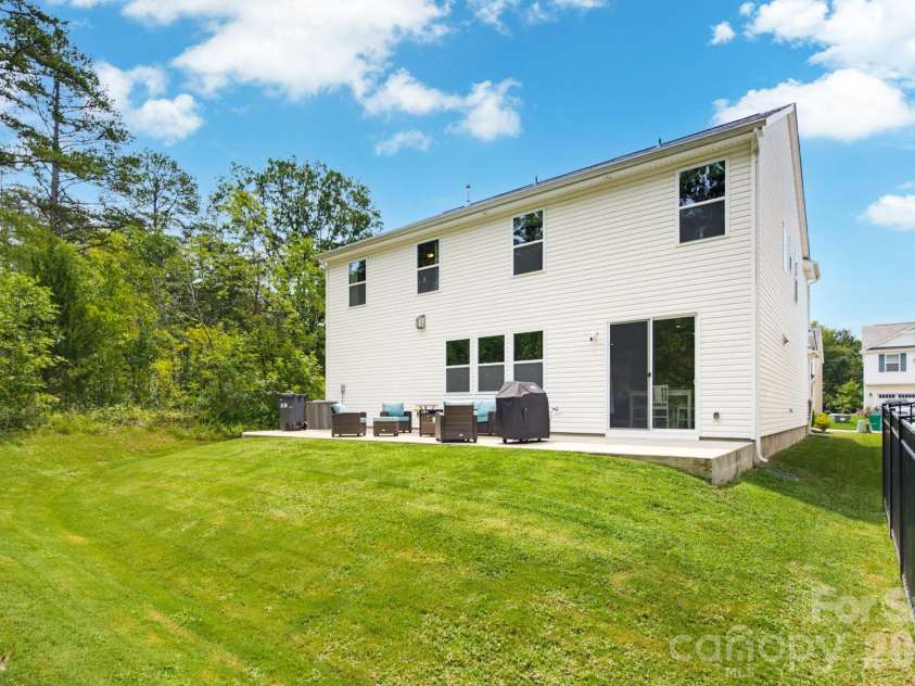 4018 Matindale Way, Charlotte, NC 28216.  MLS# CAR4413141, YatesRealty ID 44997. 