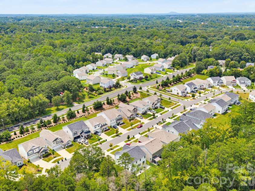 4018 Matindale Way, Charlotte, NC 28216.  MLS# CAR4413141, YatesRealty ID 44997. 