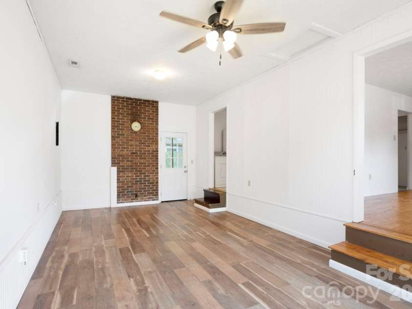 400 Hiawassee Avenue, Black Mountain, NC 28711.  MLS# CAR4408888, YatesRealty ID 44998. 