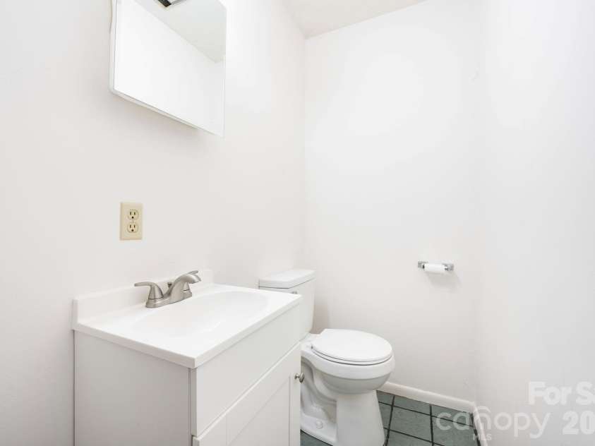 400 Hiawassee Avenue, Black Mountain, NC 28711.  MLS# CAR4408888, YatesRealty ID 44998. 