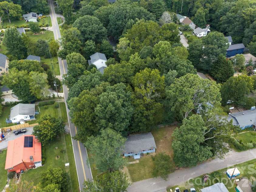 400 Hiawassee Avenue, Black Mountain, NC 28711.  MLS# CAR4408888, YatesRealty ID 44998. 