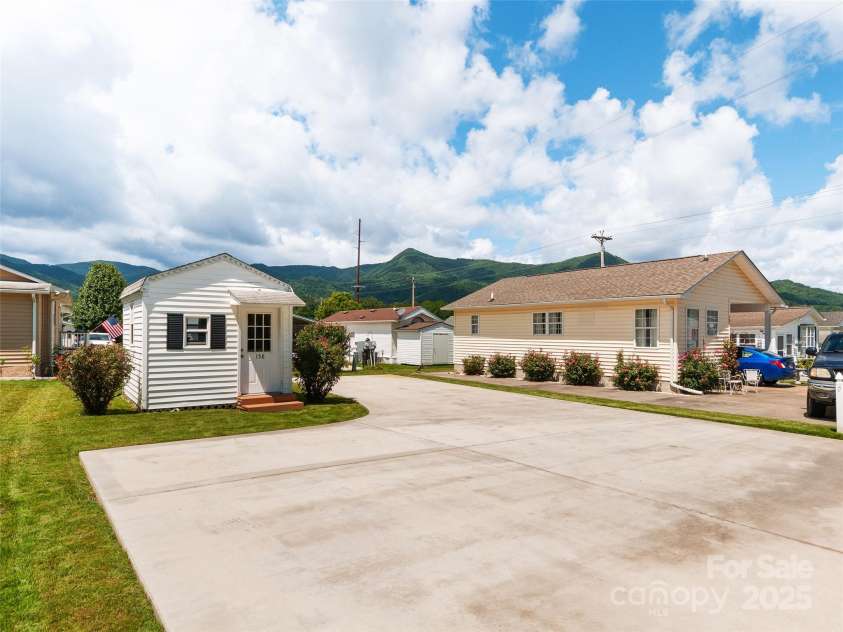 158 & 161 Summer Place Drive, Waynesville, NC 28785.  MLS# CAR4293767, YatesRealty ID 45. 