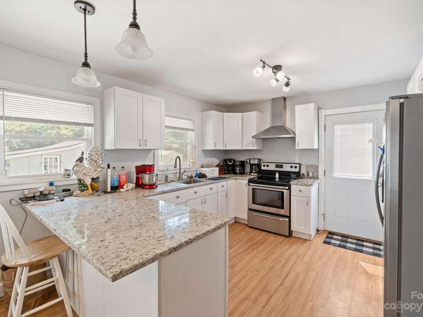 525 Kelly Avenue, Mooresville, NC 28115.  MLS# CAR4046291, YatesRealty ID 45. 