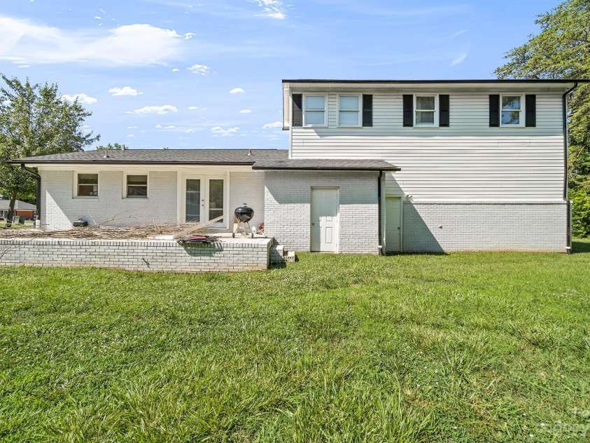 525 Kelly Avenue, Mooresville, NC 28115.  MLS# CAR4046291, YatesRealty ID 45. 