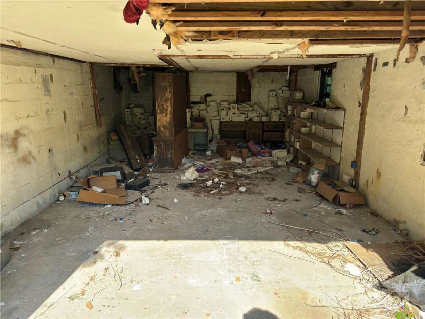 194 Shady Creek Lane, Thomasville, NC 27360.  MLS# CAR4137479, YatesRealty ID 450. 