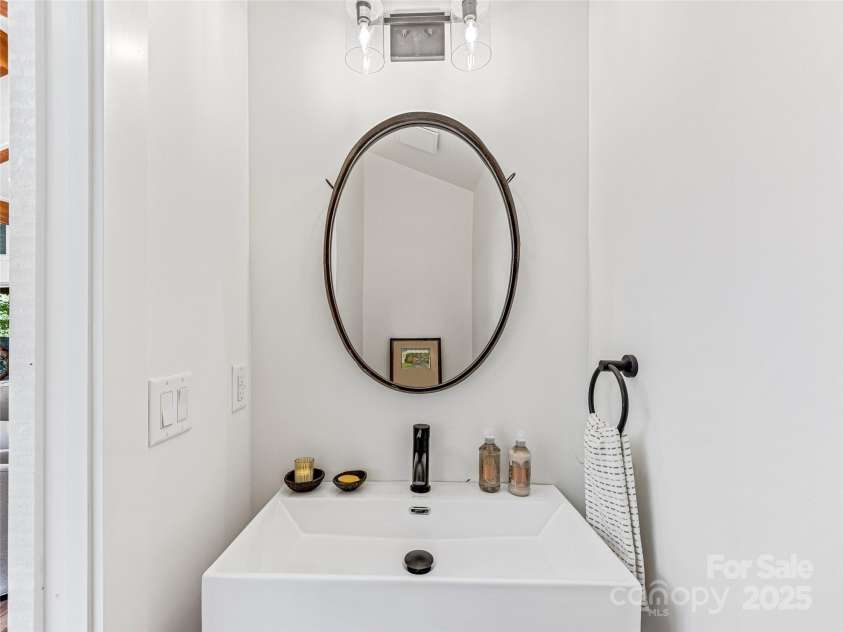 412 Cherokee Trace, Lake Toxaway, NC 28747.  MLS# CAR4312888, YatesRealty ID 450. 