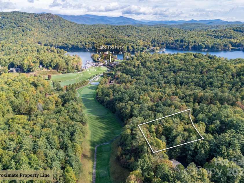 412 Cherokee Trace, Lake Toxaway, NC 28747.  MLS# CAR4312888, YatesRealty ID 450. 