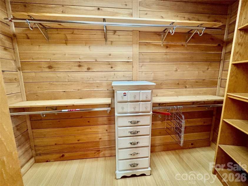 40 Brownwood Avenue, Asheville, NC 28806.  MLS# CAR4276720, YatesRealty ID 4500. 