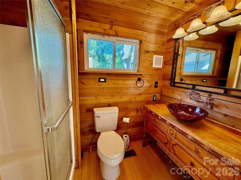 40 Brownwood Avenue, Asheville, NC 28806.  MLS# CAR4276720, YatesRealty ID 4500. 