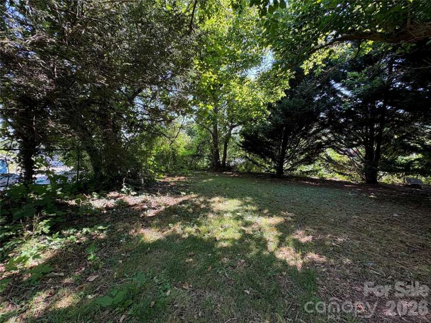40 Brownwood Avenue, Asheville, NC 28806.  MLS# CAR4276720, YatesRealty ID 4500. 