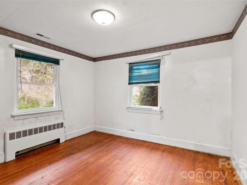 474 Main Street, Mars Hill, NC 28754.  MLS# CAR4343088, YatesRealty ID 4500. 