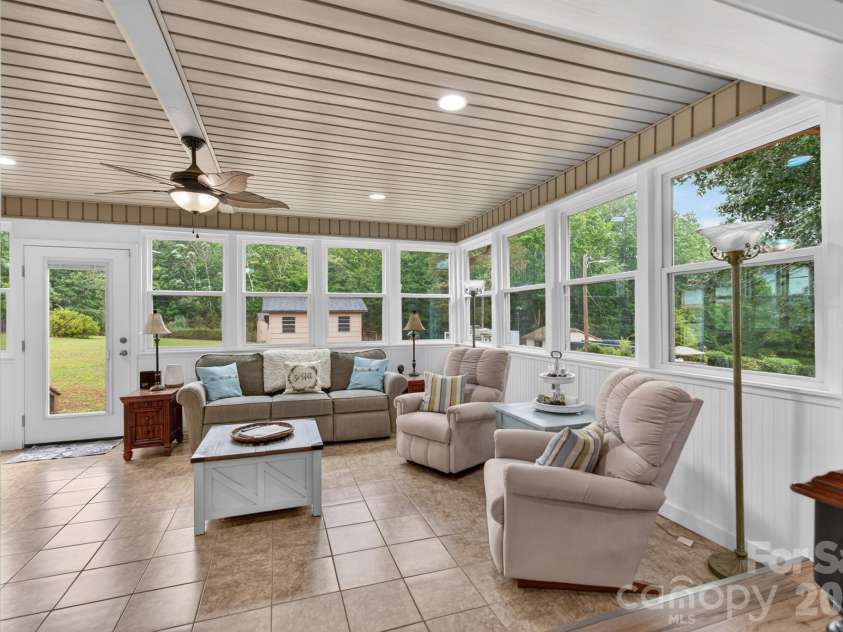 1172 Rainbow Circle, Catawba, SC 29704.  MLS# CAR4387808, YatesRealty ID 45000. Sunroom