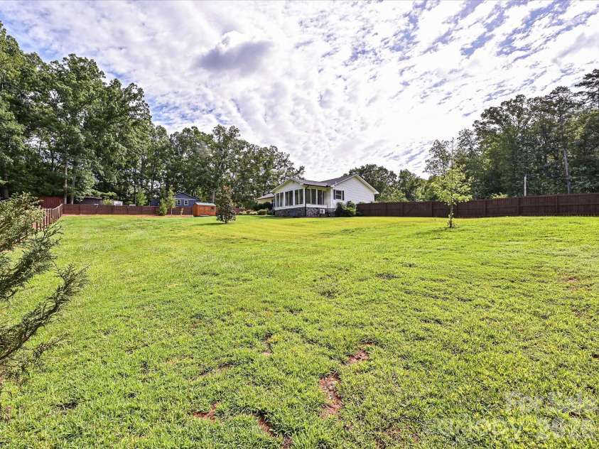 511 Manchester Road, Mount Gilead, NC 27306.  MLS# CAR4406596, YatesRealty ID 45001. 1.07 Acre Lot!
