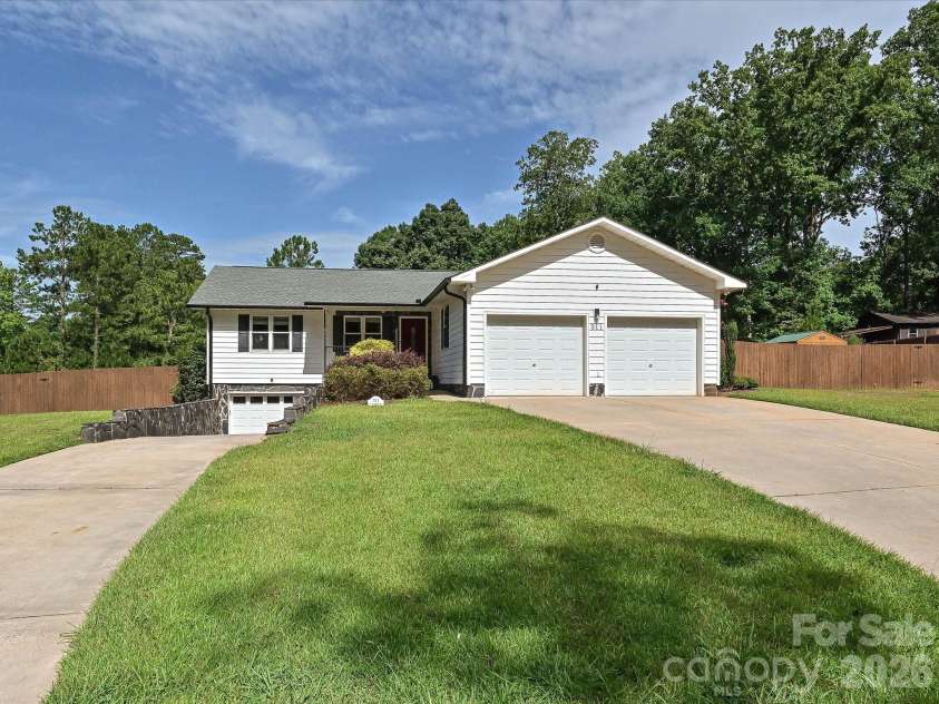 511 Manchester Road, Mount Gilead, NC 27306.  MLS# CAR4406596, YatesRealty ID 45001. 3 Car Garage!