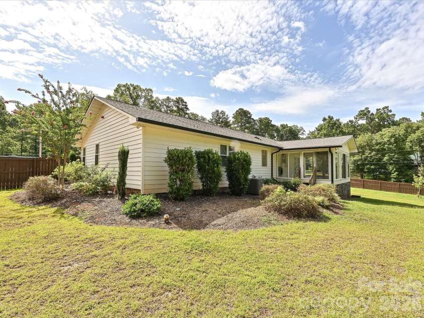 511 Manchester Road, Mount Gilead, NC 27306.  MLS# CAR4406596, YatesRealty ID 45001. 