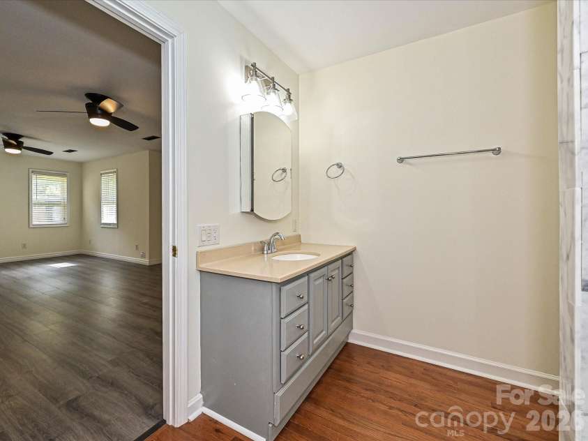 511 Manchester Road, Mount Gilead, NC 27306.  MLS# CAR4406596, YatesRealty ID 45001. Primary Bath