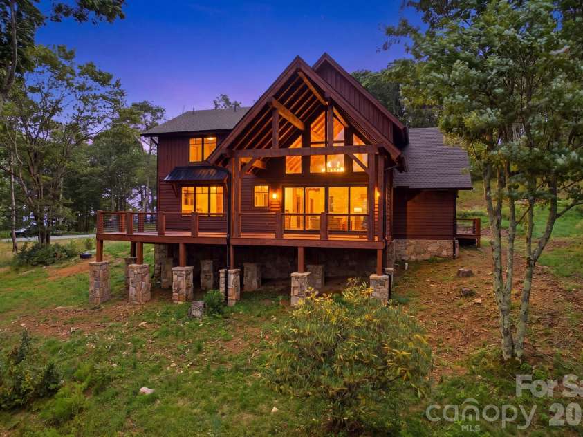 761 Foxfire Drive, Banner Elk, NC 28604.  MLS# CAR4415541, YatesRealty ID 45002. 
