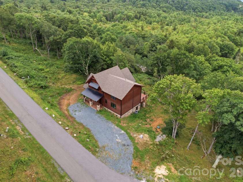 761 Foxfire Drive, Banner Elk, NC 28604.  MLS# CAR4415541, YatesRealty ID 45002. 