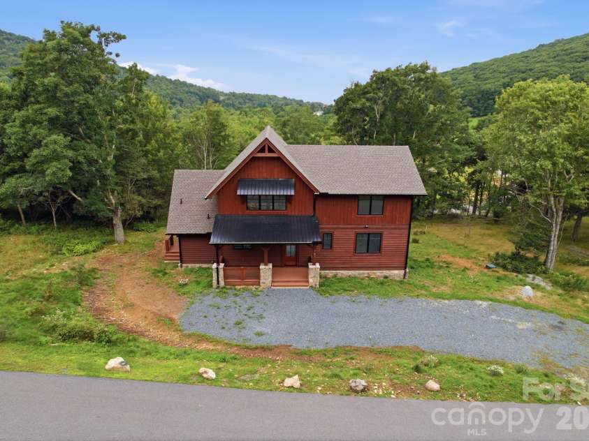 761 Foxfire Drive, Banner Elk, NC 28604.  MLS# CAR4415541, YatesRealty ID 45002. 
