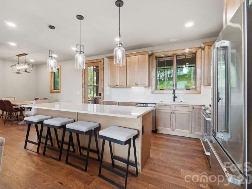 761 Foxfire Drive, Banner Elk, NC 28604.  MLS# CAR4415541, YatesRealty ID 45002. Bright open kitchen with great sightlines to the main living space.