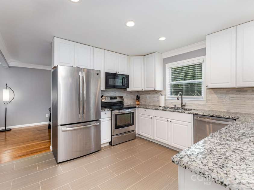 8901 Nightingale Lane, Charlotte, NC 28226.  MLS# CAR4307541, YatesRealty ID 45004. 